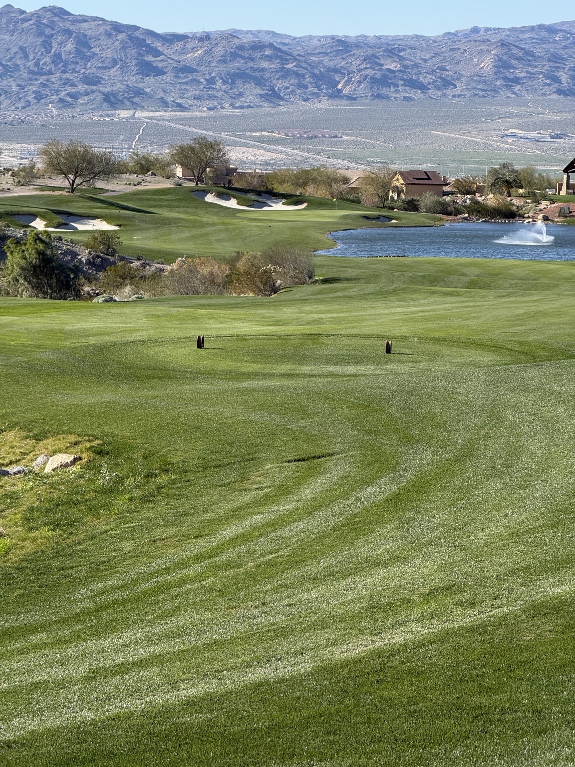 Laughlin Ranch finishing hole and clubhouse fairway overlooking the valley